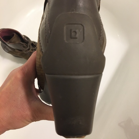 Tsubo wedge heeled sneaker booties - Picture 5 of 9